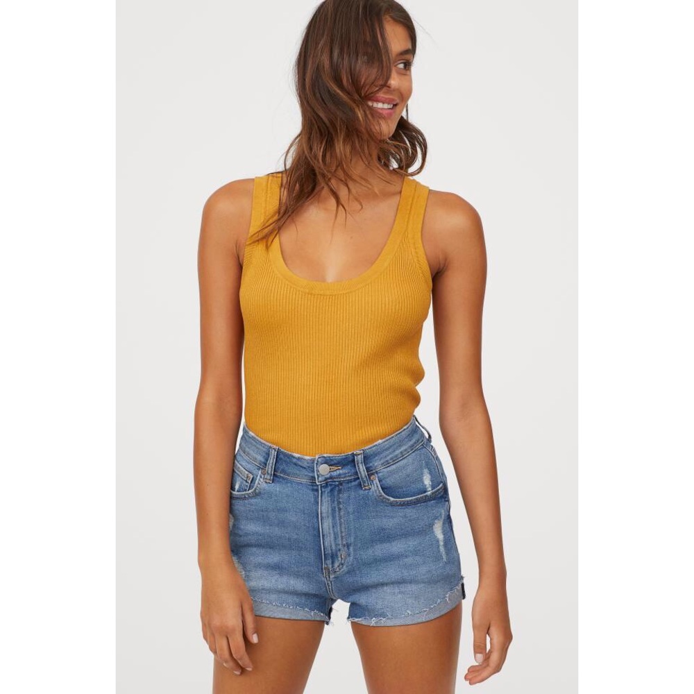 *SOLD* H&M Mid-High Rise Cuffed Denim Shorts